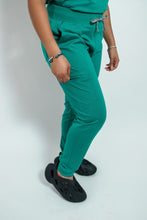 Load image into Gallery viewer, Classic Pants - Green

