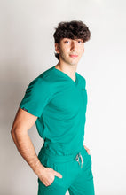 Load image into Gallery viewer, Men&#39;s Classic Top - Green
